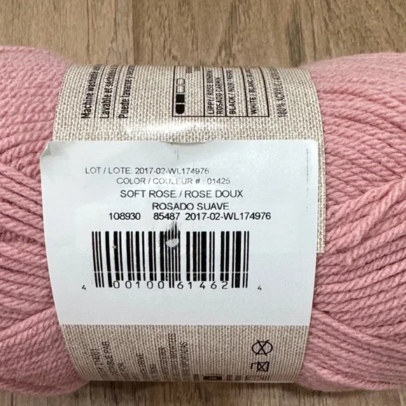 NWT Impeccable Yarn, 4.5 oz in Soft Rose by Loops & Threads - Pack of 5 - Picture 10 of 10